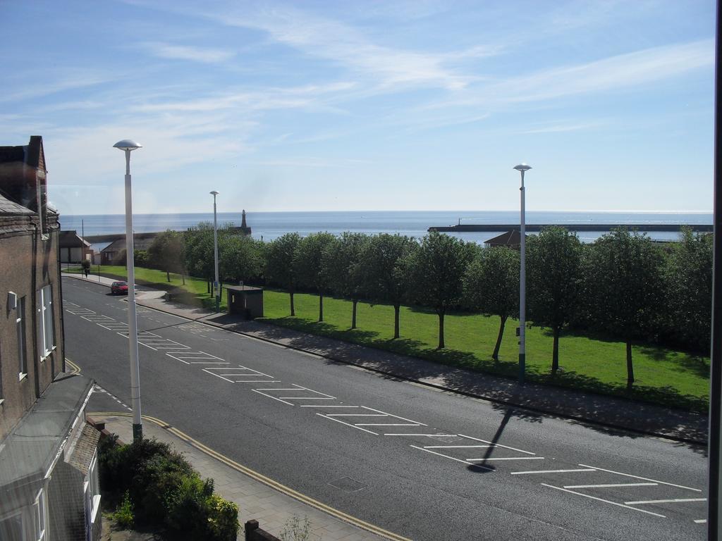 Roker View Guest House Sunderland  Exterior photo