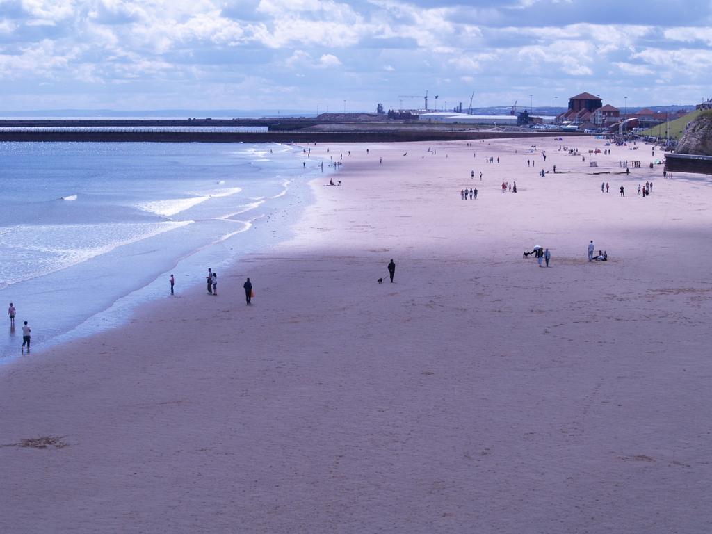 Roker View Guest House Sunderland  Exterior photo